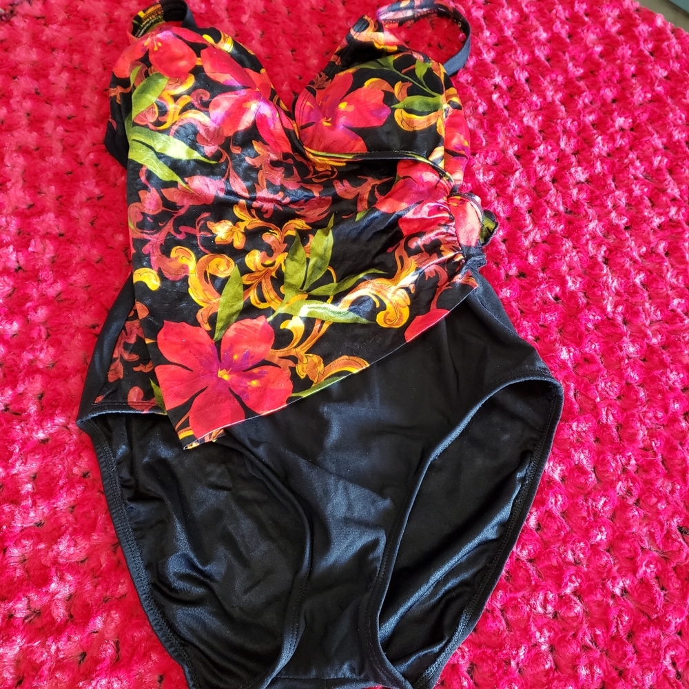❤Longitude swimsuit, black with multicolored flowers, size 12, gently worn❤